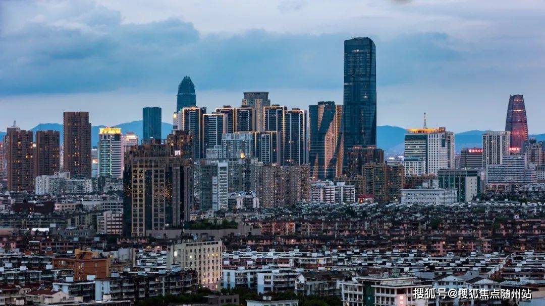 包含绿城客场小胜，小幅提升排名表现优异的词条