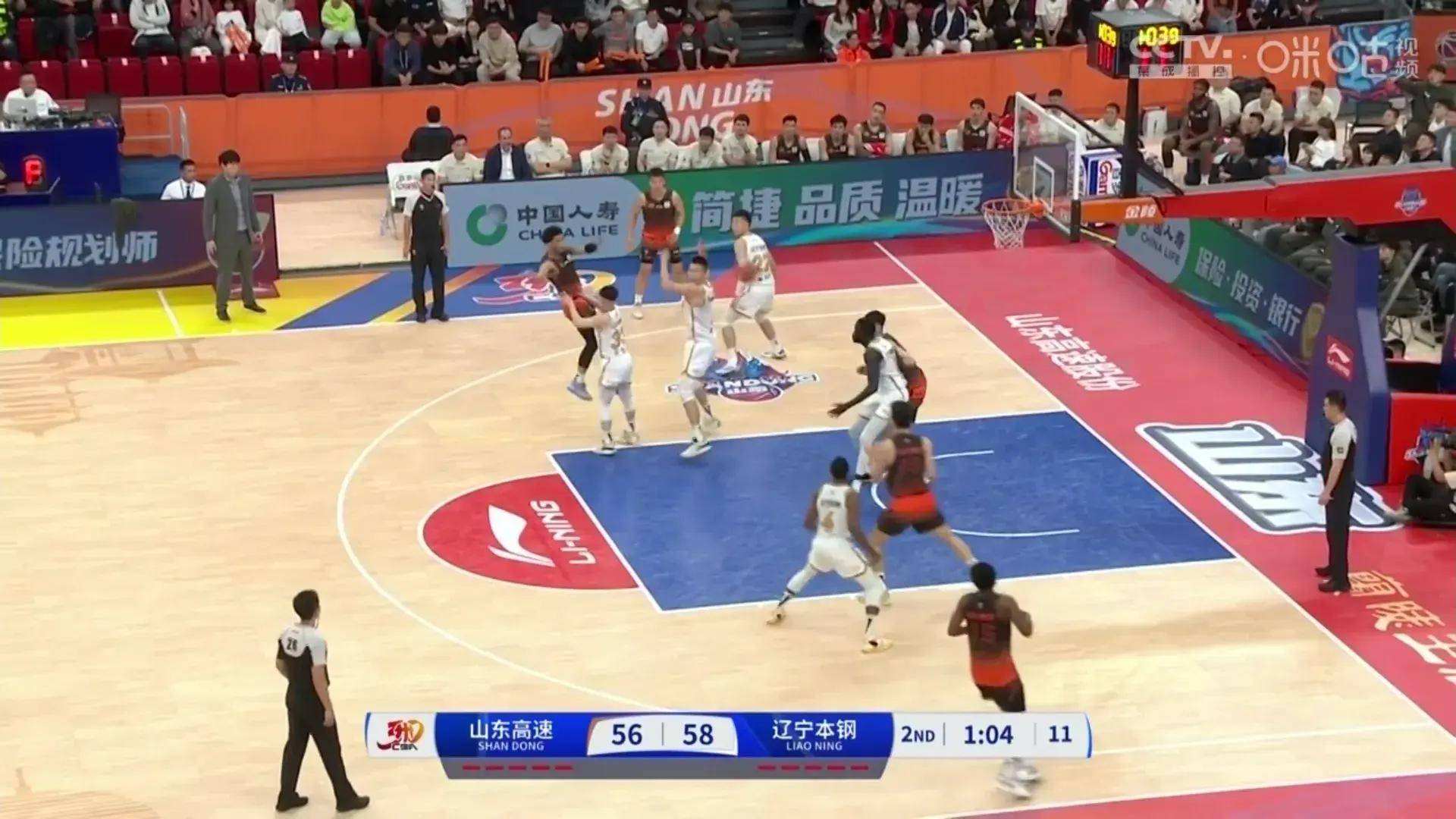 沈阳广发体育官网-意甲劲旅遭遇连败，卫冕冠军陷入降级区
